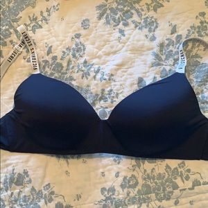 Victoria’s Secret no underwire lightly lined bra
